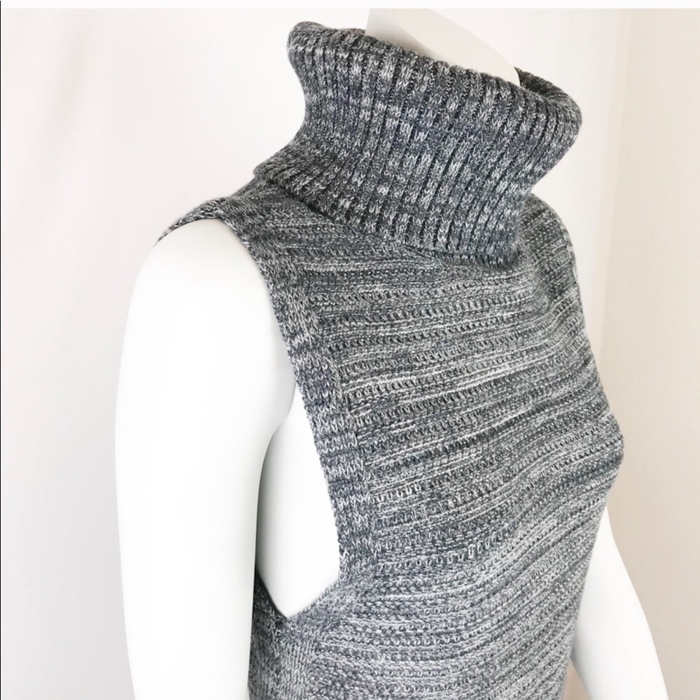 Banana Republic Sleeveless Turtleneck